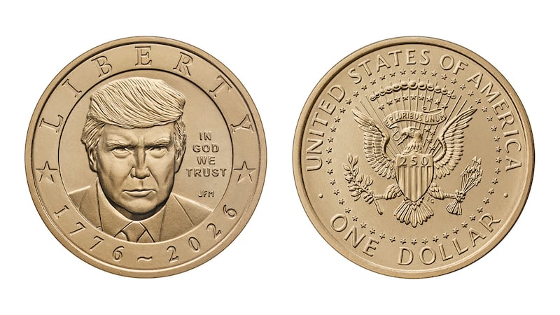 La moneda de un dólar con la cara del presidente Donald Trump. (Departamento del Tesoro de...