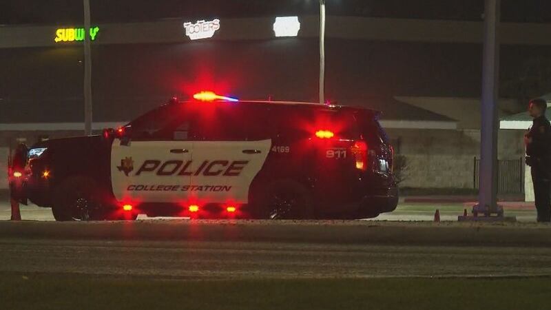 Hay una fuerte presencia policial en la cuadra 1900 de Dartmouth St. en College Station.