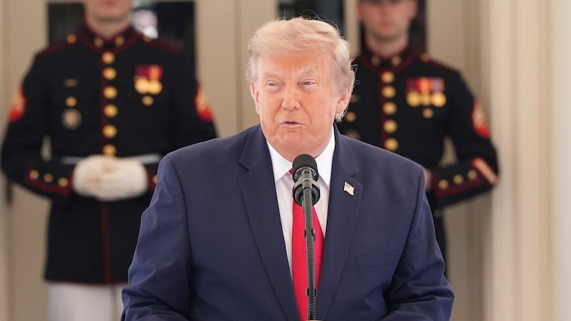 El presidente Donald Trump habla en la Casa Blanca durante una presentación de la próxima...
