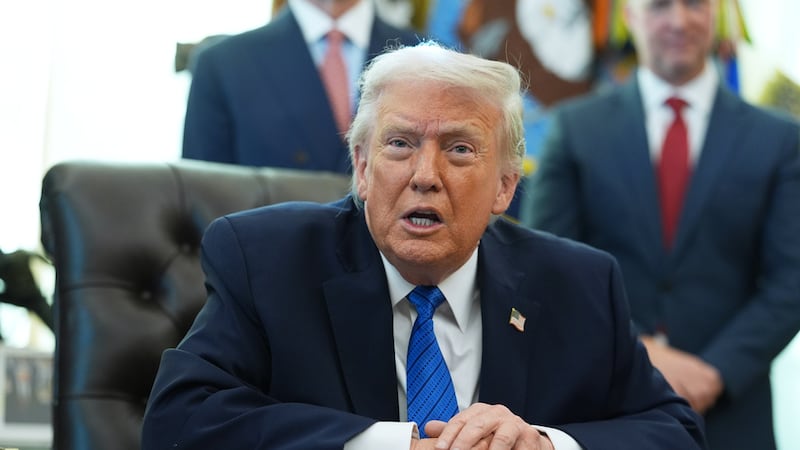 El presidente estadounidense Donald Trump en la Oficina Oval en la Casa Blanca en Washington,...