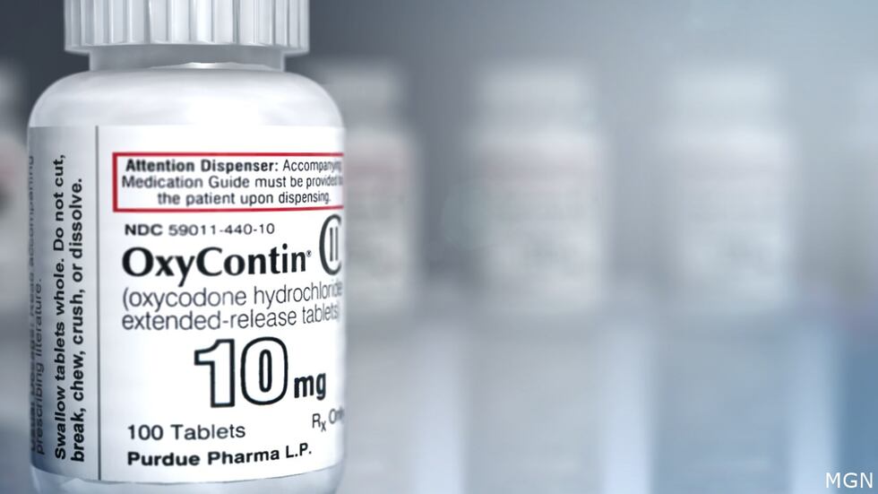 Acuerdo con fabricante de OxyContin enfurece a familiares