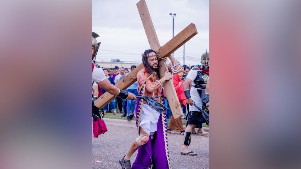 Dos parroquias organizan procesiones públicas para conmemorar la Pasión de Cristo