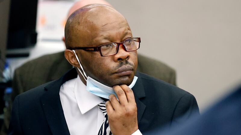 Billy Chemirmir, de 50 años, fue hallado muerto en su celda, dijo la vocera del Departamento...