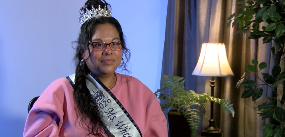 La representante de Texas en Miss Wheelchair America habla de su discapacidad, su familia y su...