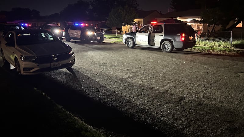Una persona murió a causa de un disparo en la cuadra 5000 de la calle 38 la noche del martes,...