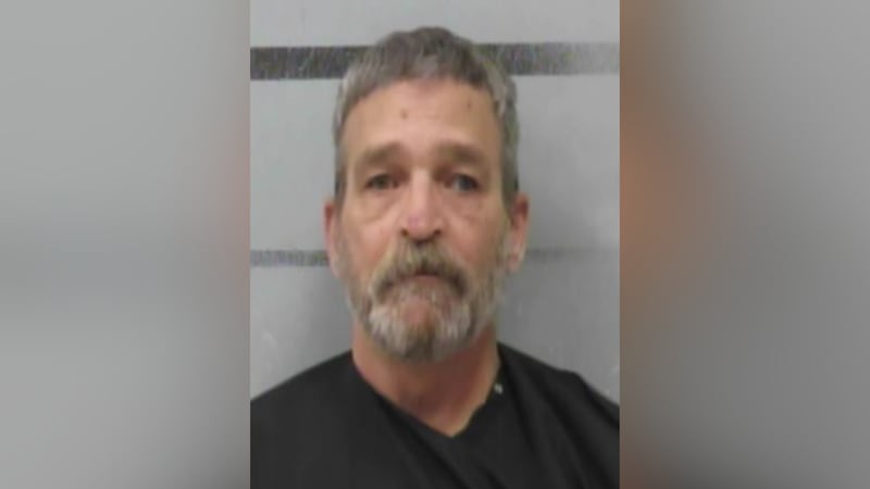 Vaught permanece detenido con una fianza fijada en $50,000.