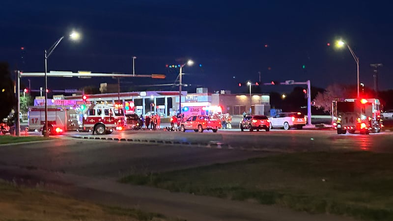 1 seriously injured in motorcycle crash near 98th St. and Indiana Ave.