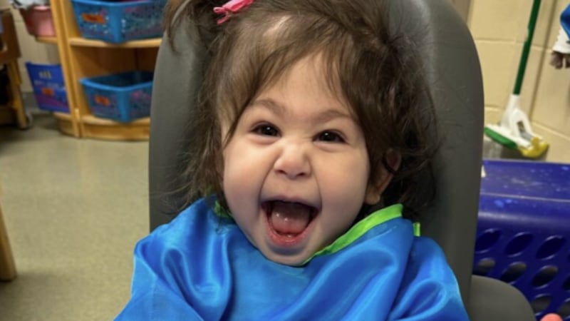 Familia de Lubbock celebra la vida de su hija Katniss, quien superó un grave diagnóstico prenatal