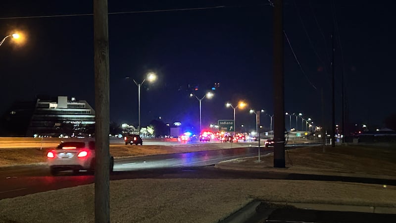 1 seriously injured in Monday night rollover near S. Loop 289, University Ave.