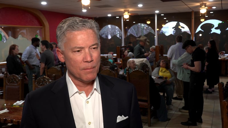 Joe Jaworski promete facilitar el voto y hacer la vida más asequible para los jóvenes texanos