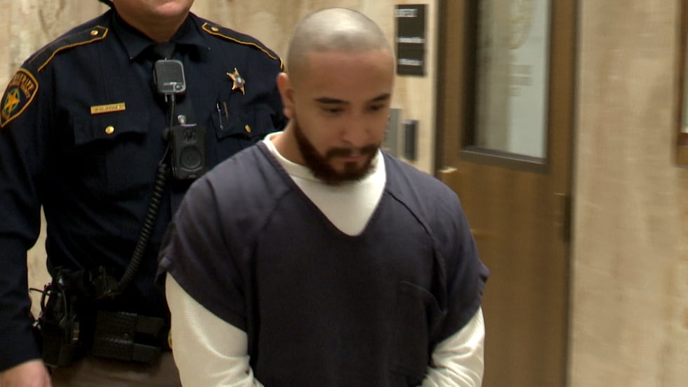 Anthony Barboza pasará más de 20 años en prisión estatal tras declararse culpable de dos...