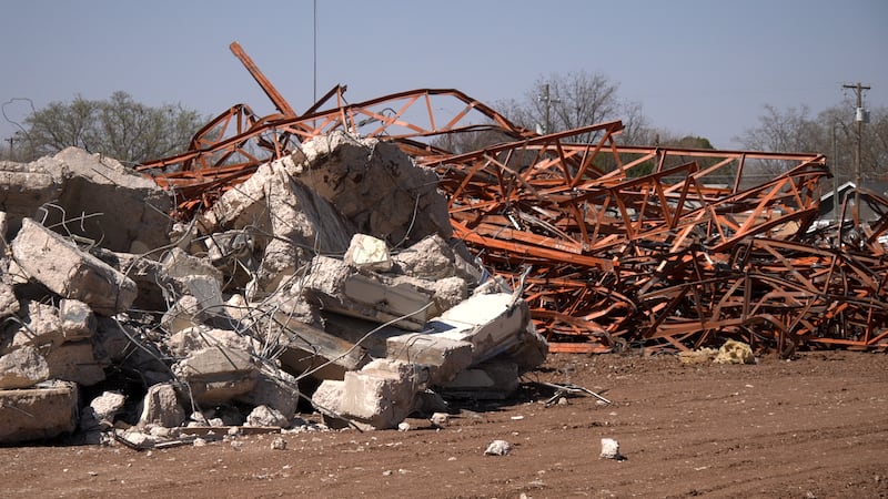 Lubbock ISD begins demolition of O.L. Slaton Middle School