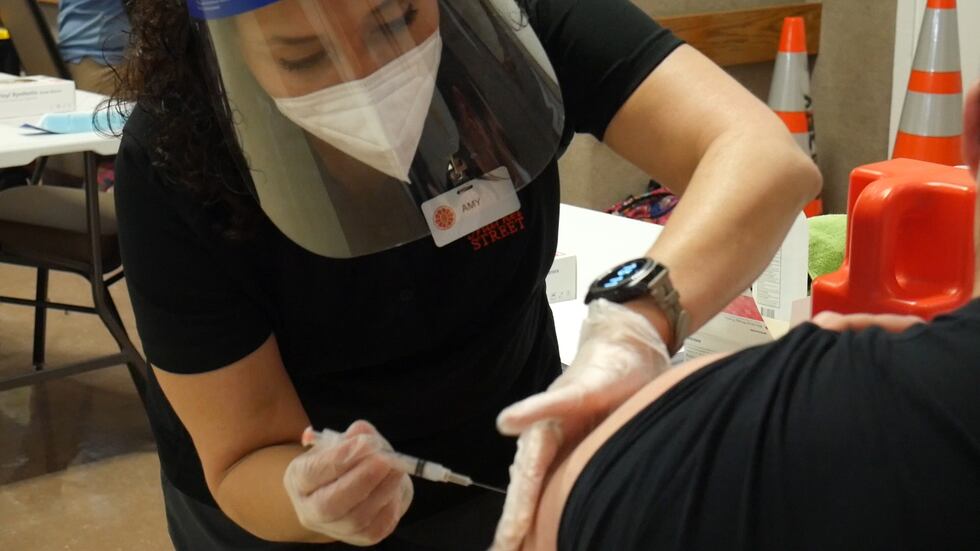 United Supermarkets, en colaboración con la Ciudad de Lubbock, ofrecerá una clínica de...