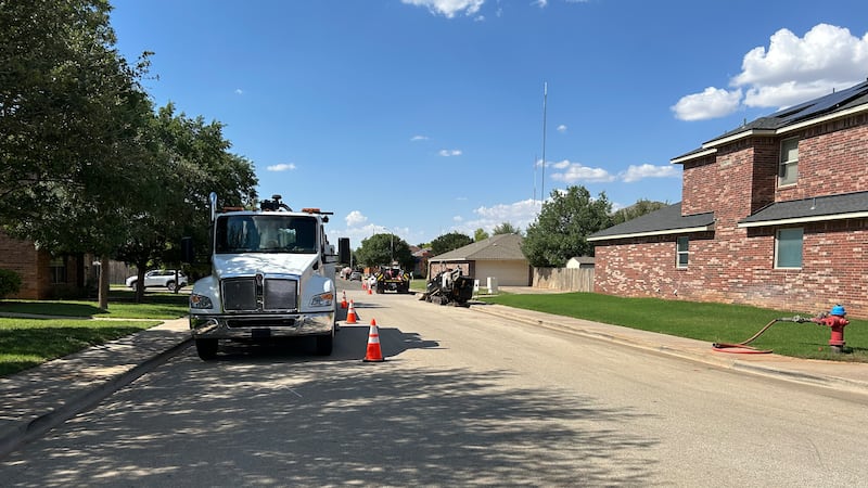 South Lubbock cut gas line causes neighborhood evacuation near 112th St.