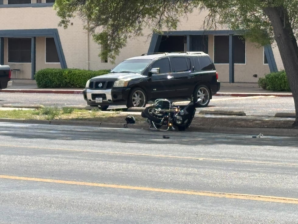 LPD involved in active chase near 4th St. and Slide Rd.