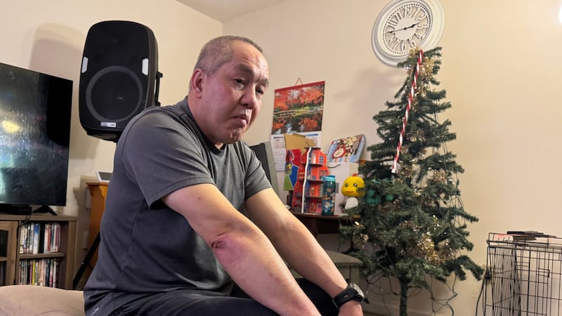 Chongly "Scott" Thao, un ciudadano estadounidense, en su vivienda en St. Paul, Minnesota, el...