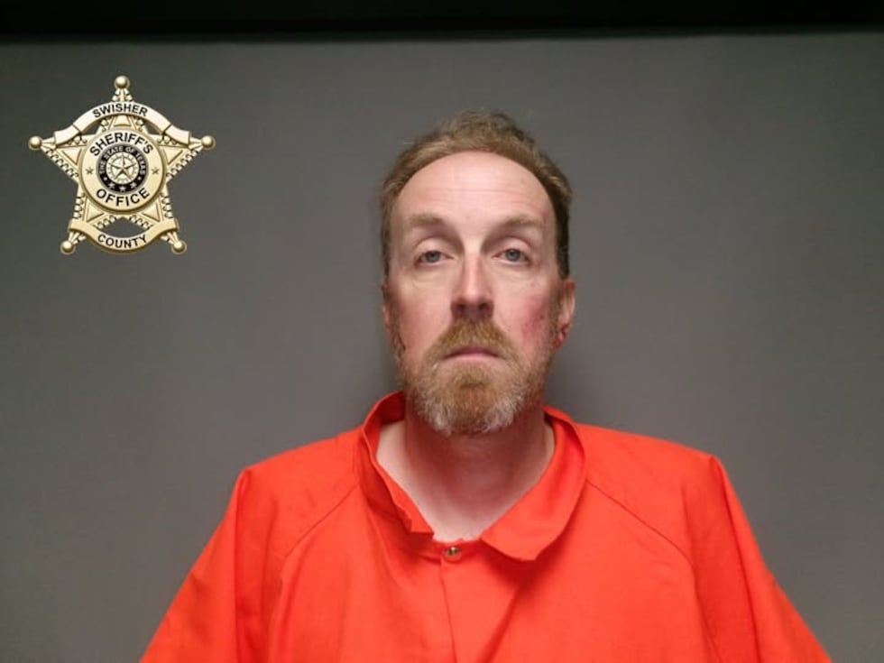 Lubbock man arrested after high-speed chase through Swisher County