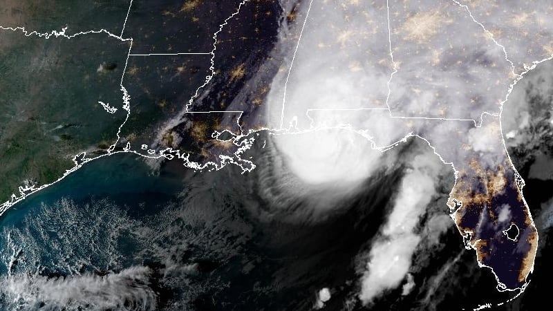 El huracán Isaías está tocando tierra en Florida.