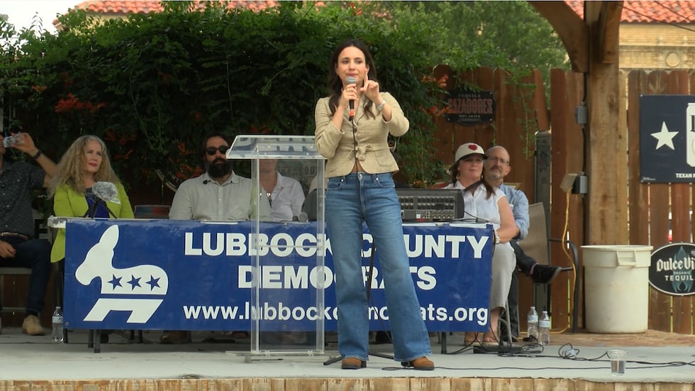El evento se realizó tras una gira reciente de Hinojosa por el Panhandle, donde se reunió con...