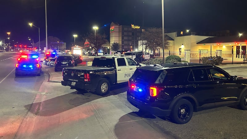 LPD, SWAT responding to burglary at bank in Downtown Lubbock
