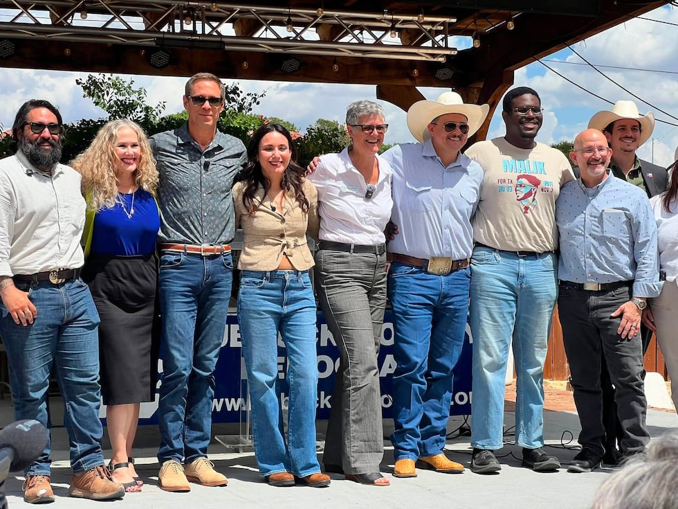 Varios candidatos demócratas en la boleta de noviembre visitaron el Distrito Depot de Lubbock...