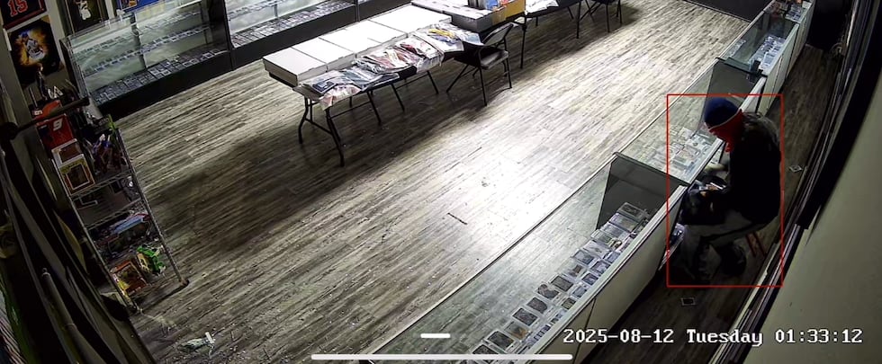 Buscan a sospechoso de robo a negocio en Lubbock