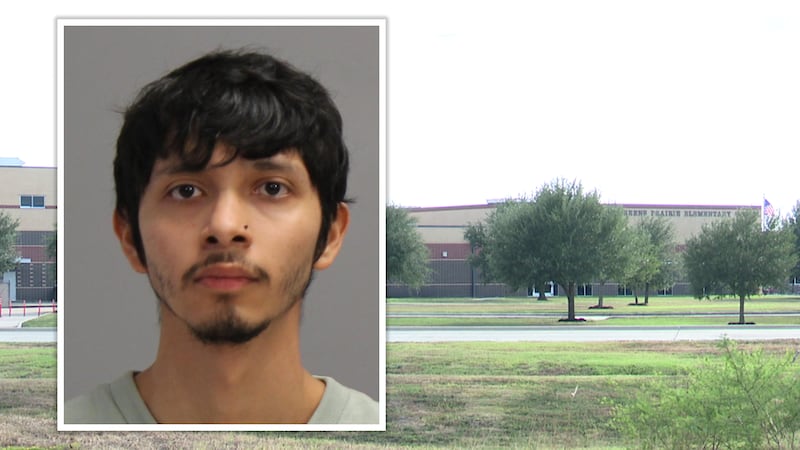 Gerardo González, de 22 años, de College Station, trabajaba como conserje nocturno en la...