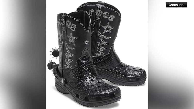 La icónica marca de calzado casual Crocs anunció que lanzará el modelo Crocs Classic Cowboy Boot.