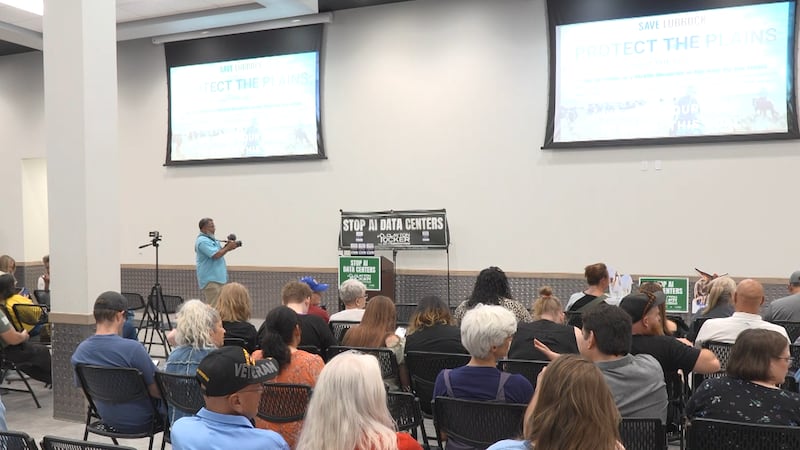 Dos organizaciones locales, Citizens of Lubbock Against Data Centers y Save Lubbock,...