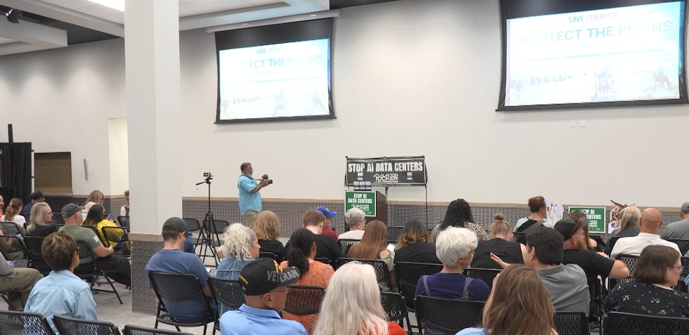 Dos organizaciones locales, Citizens of Lubbock Against Data Centers y Save Lubbock,...