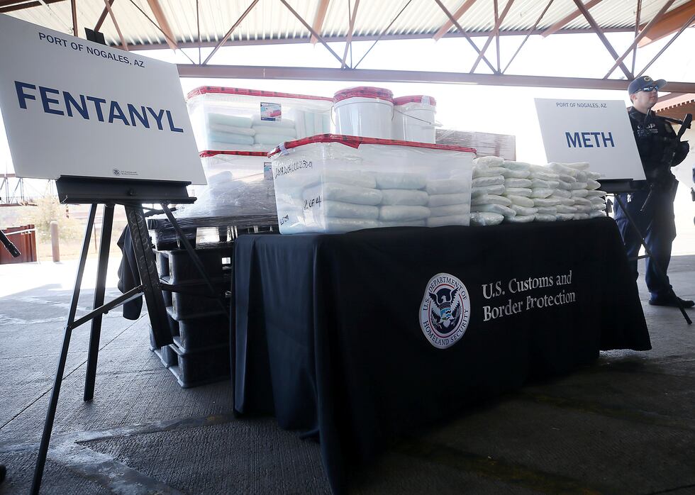 Una exhibición del fentanilo y la metanfetamina que fueron incautados por agentes de Aduanas y...