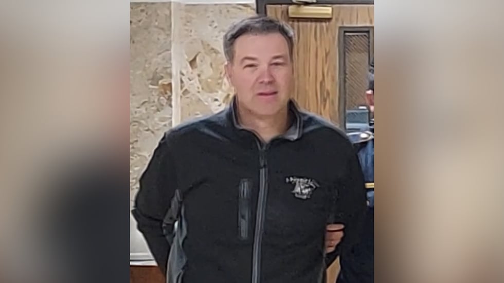 Michael Byerly se declaró culpable este lunes del cargo de “suplantación de identidad en línea”.