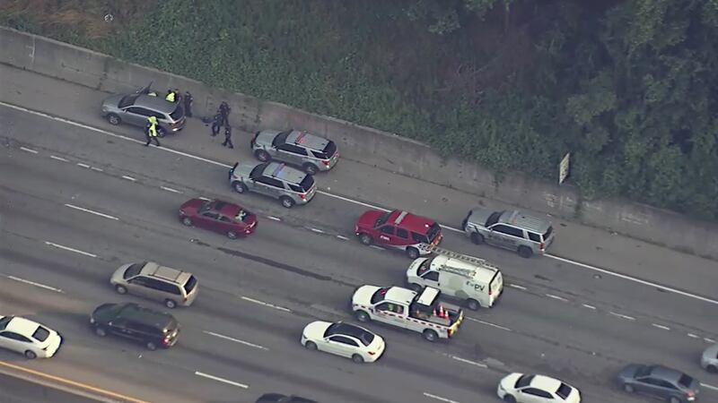 Nace bebé en la autopista 285 en plena hora pico