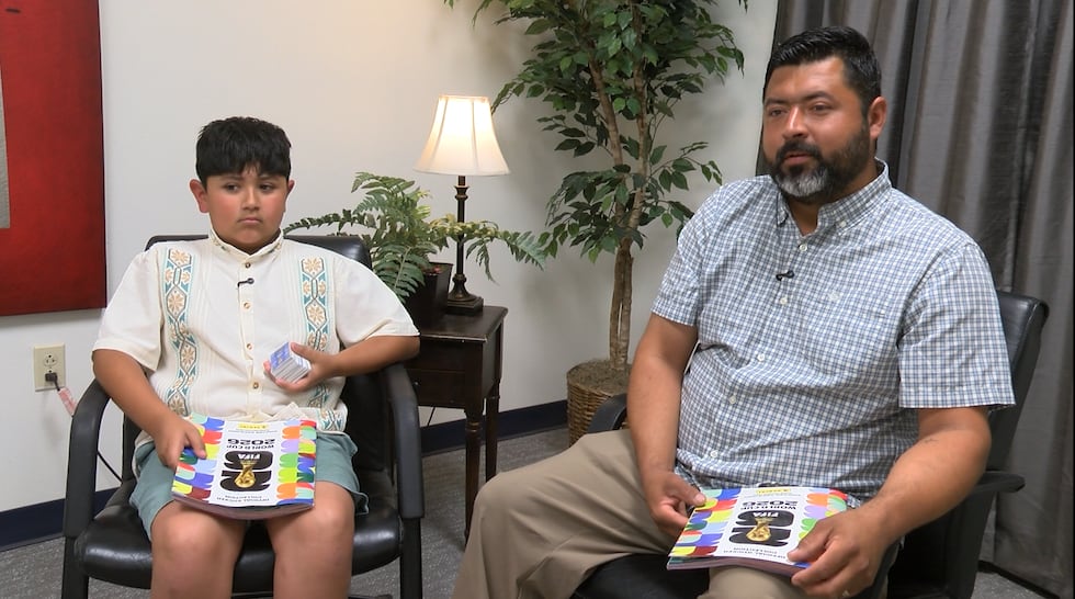 Familias de Lubbock gastan cientos de dólares en álbum Panini del Mundial