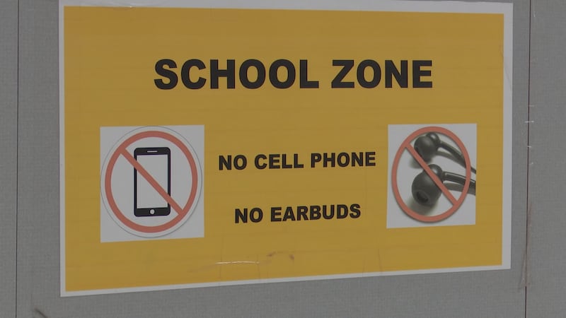 Texas Statewide Cell Phone Ban Shows Positive Results in Lubbock ISD as Second Year Begins