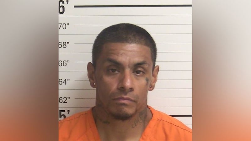 La Policía de Clovis busca a un hombre de 39 años en relación con un tiroteo fatal ocurrido la...