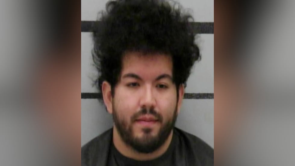 Joseph Gonzalez, de 27 años, permanece detenido en el Centro de Detención del Condado de...