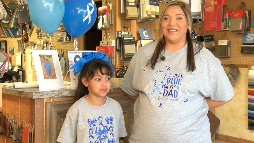 La hija de Cardenas, Alexis Cardenas, ayudó a organizar la recaudación de fondos.