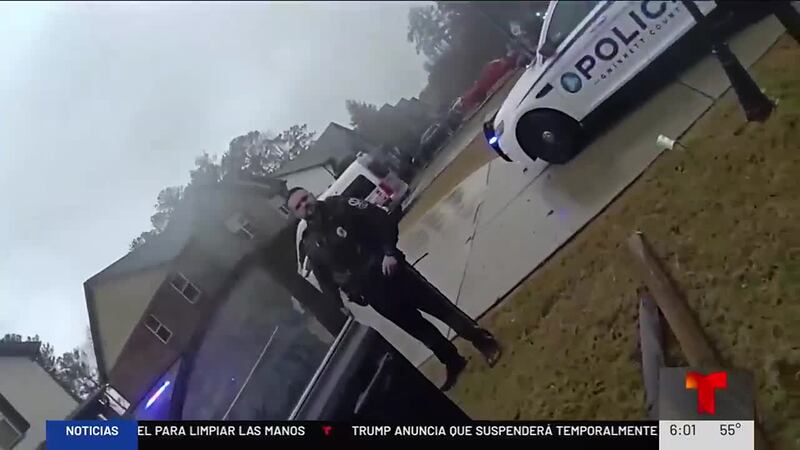 Uno de ellos recibió una descarga eléctrica de una pistola 'taser' del agente y el hecho quedó...