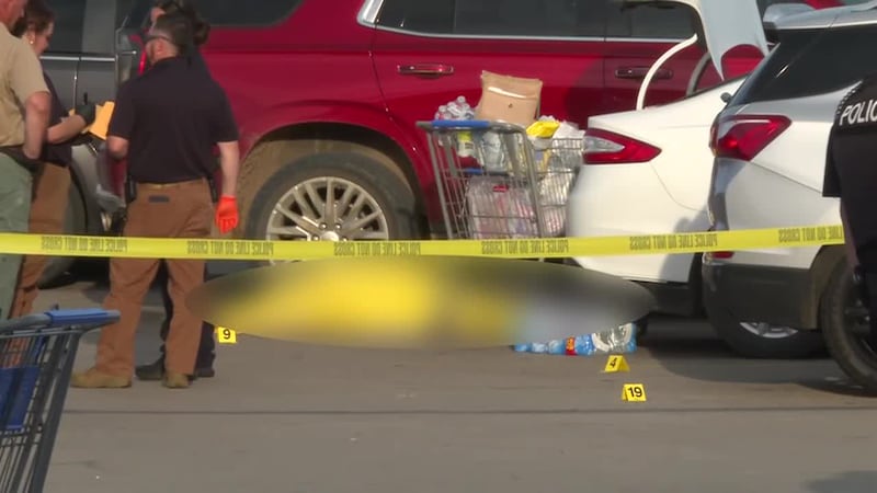 Murió tras ser baleada presuntamente por su esposo en el estacionamiento de un Walmart. Los...