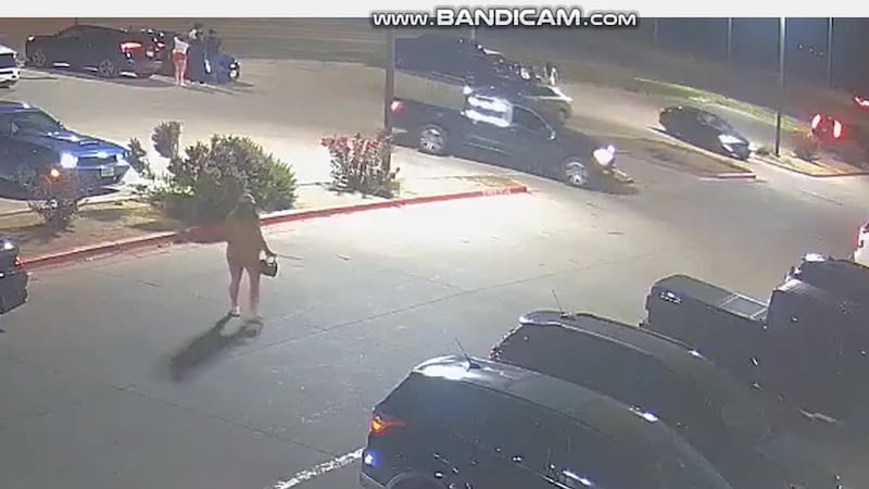 Policía busca Cadillac Escalade negro en fuga del lugar de accidente en Lubbock