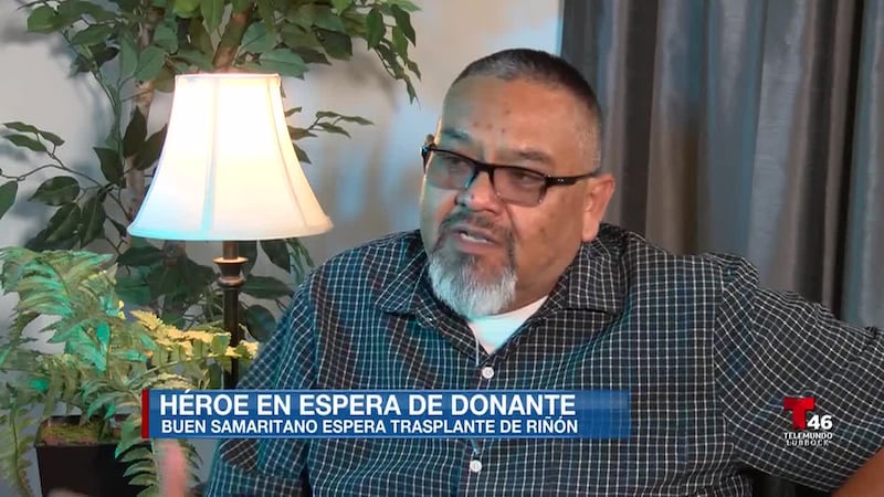 Mario Carrillo, hombre latino de Lubbock, corrió hacia el vehículo en llamas sin pensarlo dos...